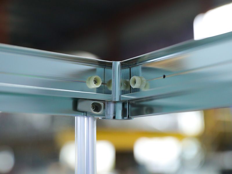 RE Krom Aluminiumram Härdat glas Fyrkantigt skjutduschkabinett med bricka RE Krom Aluminiumram Härdat glas Fyrkantigt skjutduschkabinett med bricka