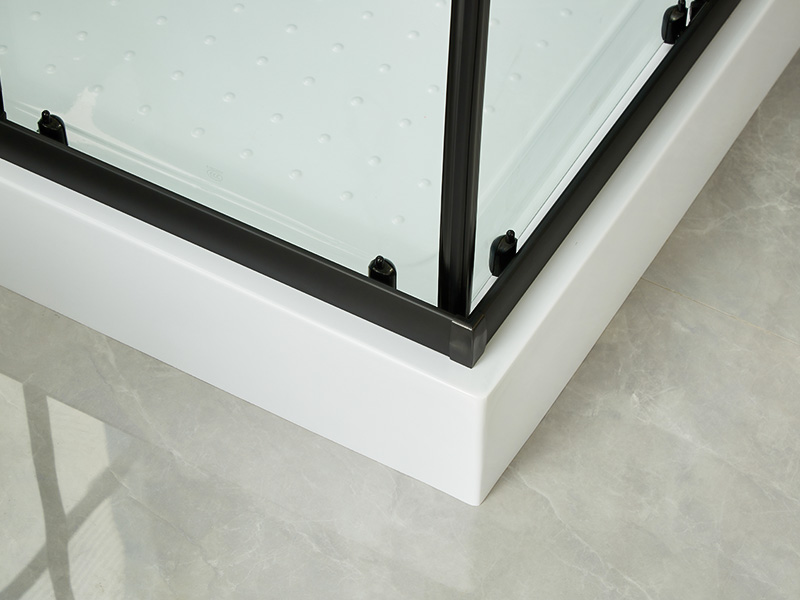 SQ skjutbara duschvägg, klart härdat glas, svart aluminiumprofil, handtag med dubbla hål, med bricka SQ skjutbara duschvägg, klart härdat glas, svart aluminiumprofil, handtag med dubbla hål, med bricka