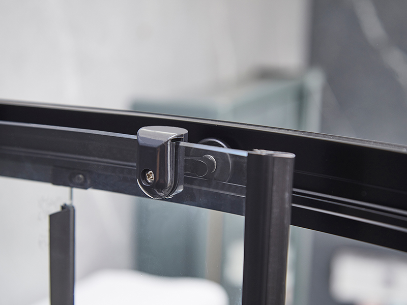 SE Skjutdörr i glas för duschvägg, svart aluminiumprofil SE Skjutdörr i glas för duschvägg, svart aluminiumprofil