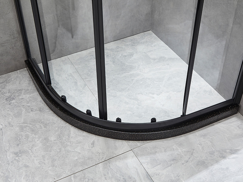 SE skjutbara duschvägg, klart härdat glas, svart aluminiumprofil, handtag med dubbla hål, utan bricka SE skjutbara duschvägg, klart härdat glas, svart aluminiumprofil, handtag med dubbla hål, utan bricka