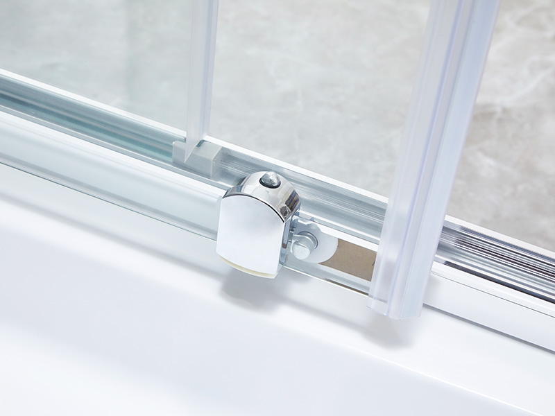 SQ Klart härdat glas badrum med skjutbar duschvägg, med bricka SQ Klart härdat glas badrum med skjutbar duschvägg, med bricka